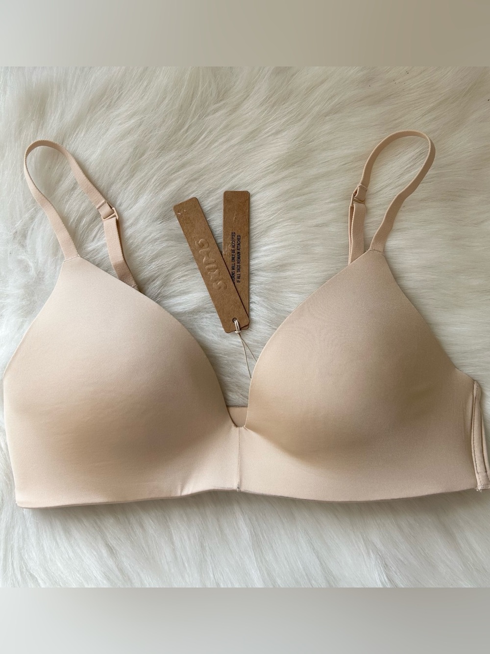 SKIMS Wireless Form Tshirt Bra 32B BR-LIG-10680